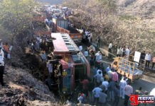 ‘ब्रेक निकामी’राजूर घाटात बस पलटी; 8 जखमी
