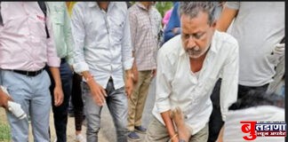 मुलीच्या लग्नाच्या पत्रिका वाटतांना वडील अपघातात ठार !