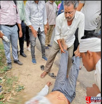 मुलीच्या लग्नाच्या पत्रिका वाटतांना वडील अपघातात ठार !