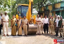 कधी नव्हंत, हेल्याला गवत! मोताळा वनपरिक्षेत्रात अवैध मुरुम खोदकाम करणारे २० लाखाचे जेसीबी जप्त !