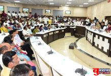 लोकांना चांगली सेवा देवून जिल्ह्याचे नावलौकिक करा:सहपालकमंत्री ना. सावकारे