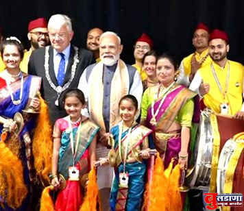 बुलढाण्याच्या मातीचा आवाज पोहचला सातासमुद्रापार; नेदरलँड्समध्ये पंतप्रधान मोदींच्या स्वागतासाठी ‘तळणी’च्या सुपुत्राने वाजवला ढोल !